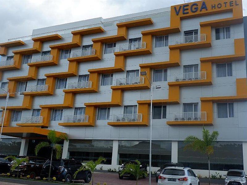 Vega Prime Hotel & Convention Sorong Exteriör bild