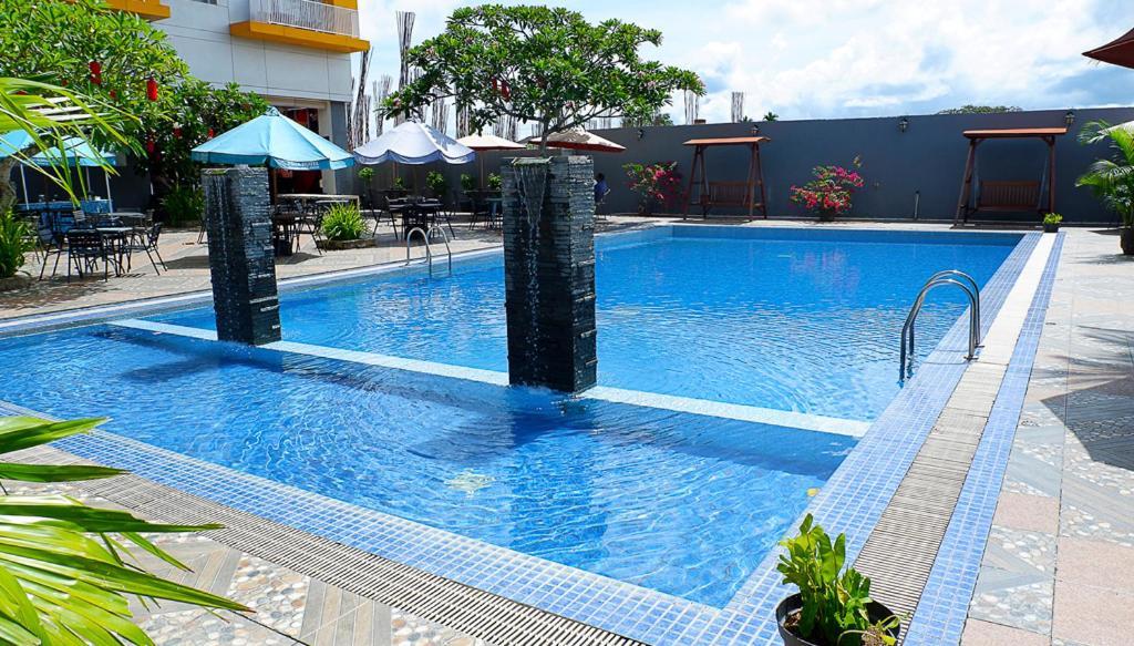 Vega Prime Hotel & Convention Sorong Exteriör bild
