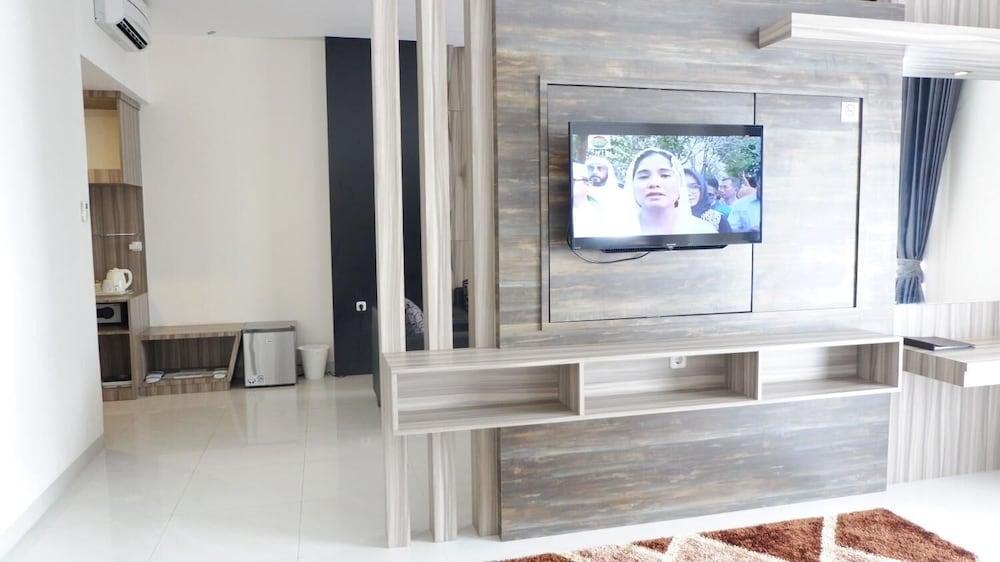 Vega Prime Hotel & Convention Sorong Exteriör bild