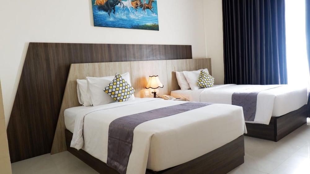 Vega Prime Hotel & Convention Sorong Exteriör bild