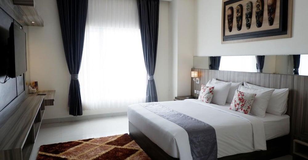 Vega Prime Hotel & Convention Sorong Exteriör bild