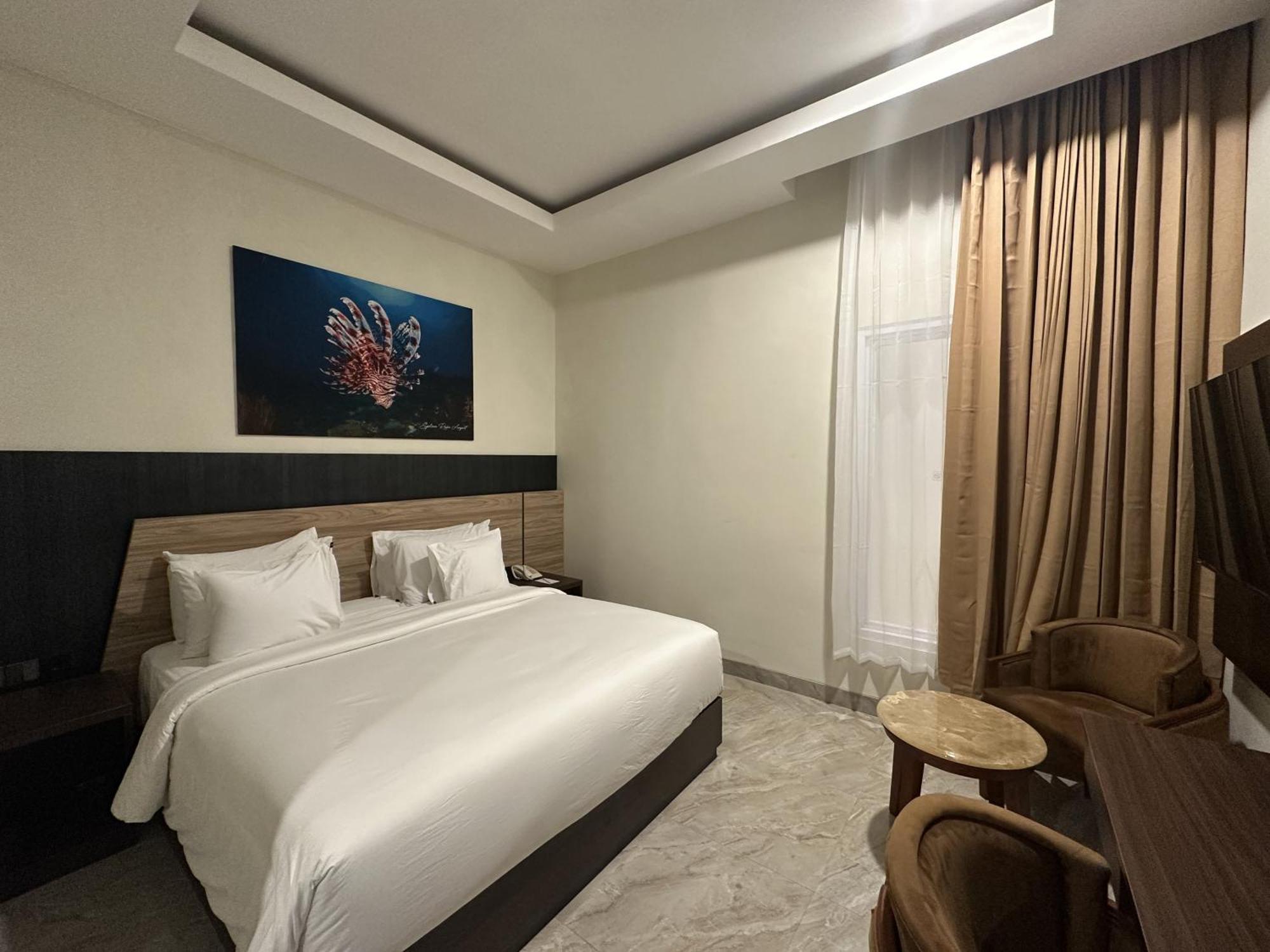 Vega Prime Hotel & Convention Sorong Rum bild