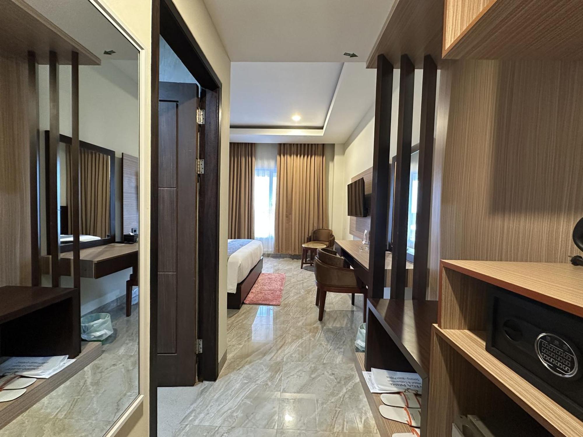 Vega Prime Hotel & Convention Sorong Exteriör bild