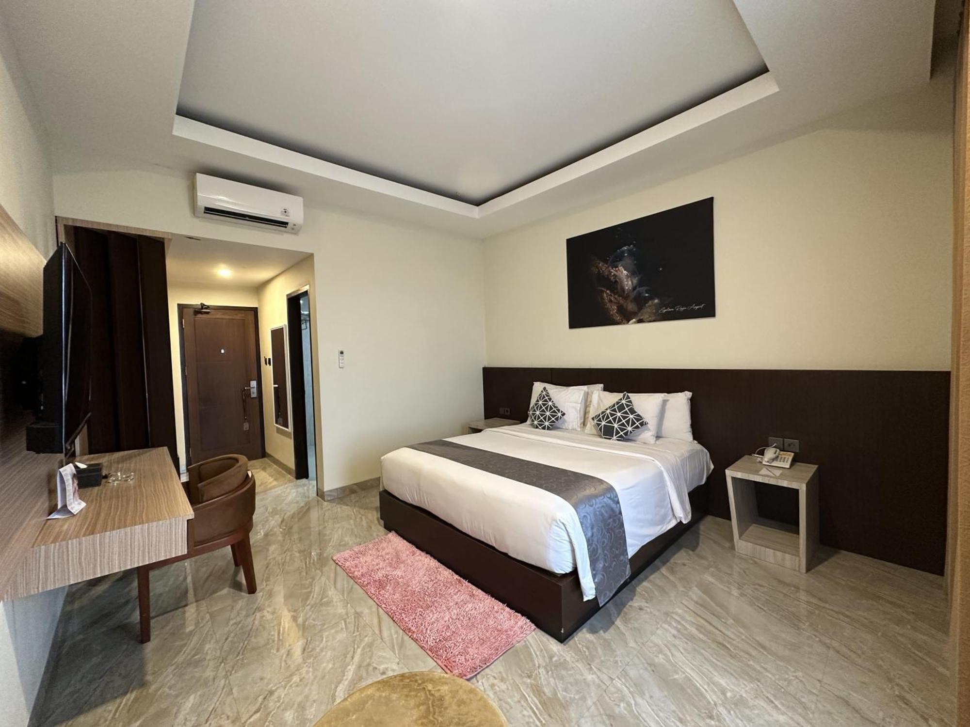 Vega Prime Hotel & Convention Sorong Exteriör bild