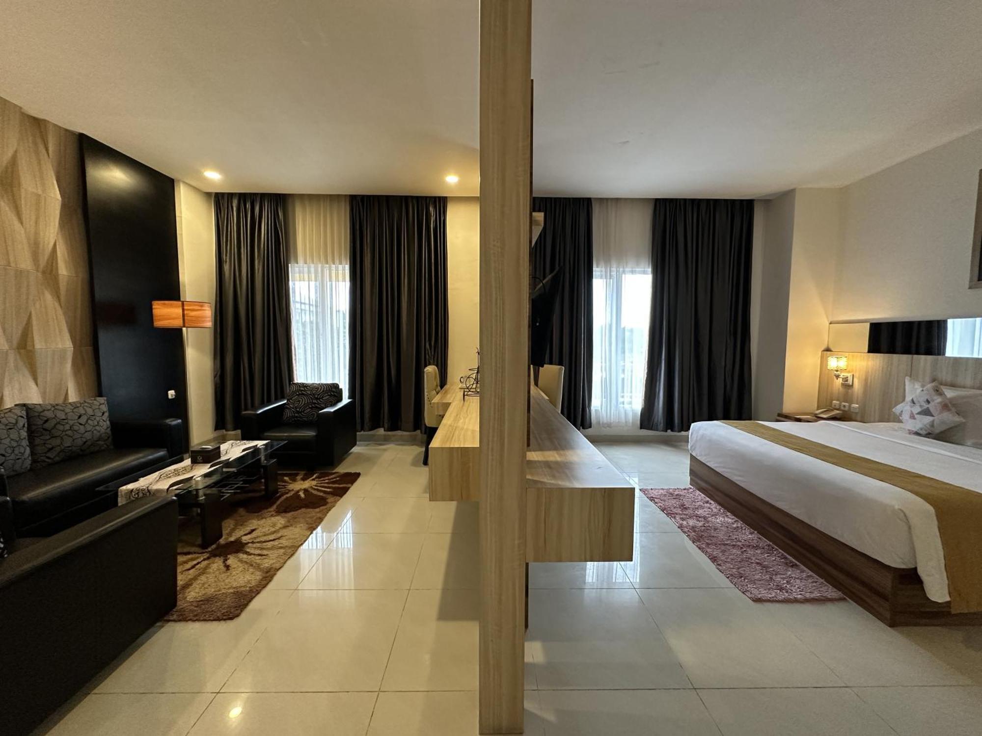 Vega Prime Hotel & Convention Sorong Rum bild